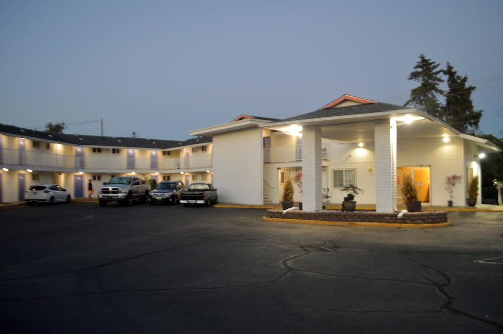 Motel 6 Pendleton, Or - West Buitenkant foto